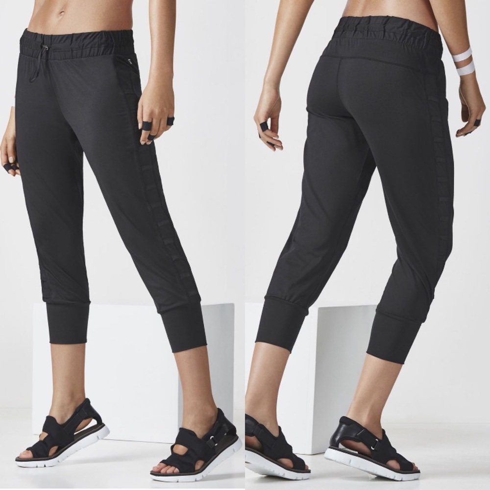 Fabletics Victoria Pants in Black